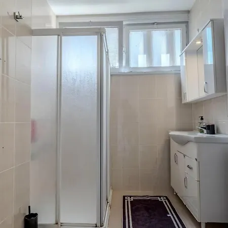 Apartment 5-bedroom With Sea View