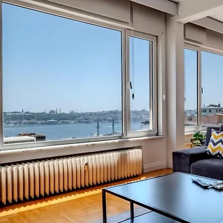 5-bedroom With Sea View Apartment *