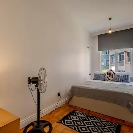 Apartment 5-bedroom With Sea View *
