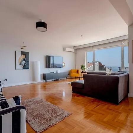 5-bedroom With Sea View Apartment