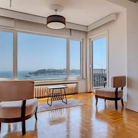 5-bedroom With Sea View Apartment *