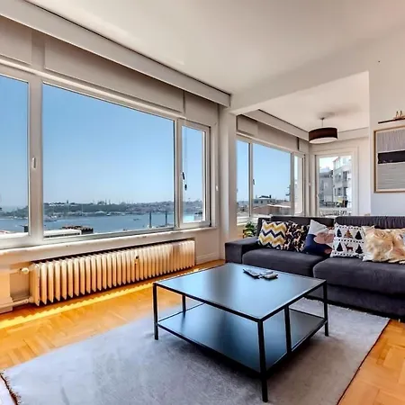 Apartment 5-bedroom With Sea View
